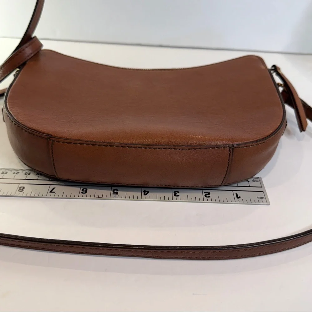 ✨ Banana Republic Chestnut Leather Half Moon Crossbody – Preloved Luxe Classic - Picture 9 of 16